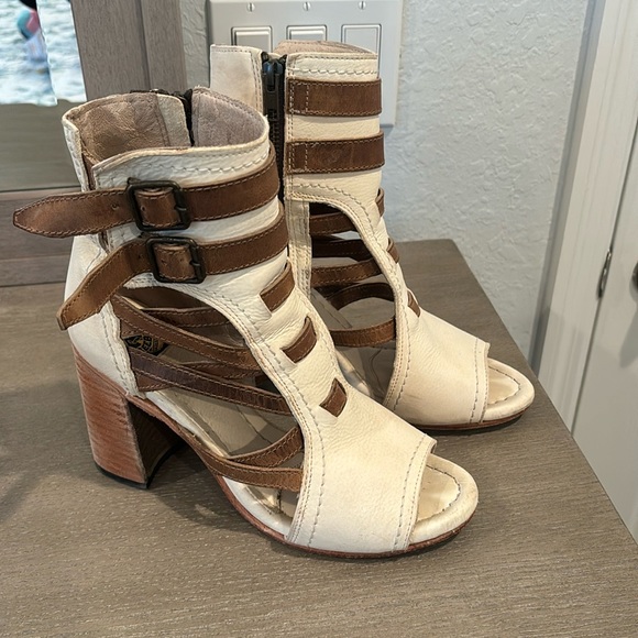 Freebird by Steven Shoes - Freebird by Steven Tiara in Cream size 9